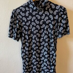 MICHAEL KORS: Black & White Ruched short sleeve shirt, size L.